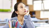 女孩-讀書-學習-動機-認真-放空-思考