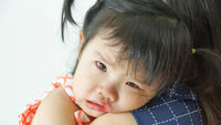 孩子哭鬧