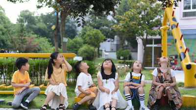 孩子自由玩樂 (from Canva)