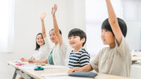 小學生-舉手-提問