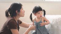 母親-女兒-鬧脾氣