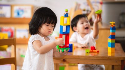 幼兒園-玩具-教室-幼兒-幼兒在教室玩