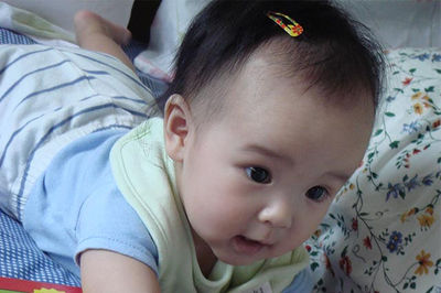 嬰兒