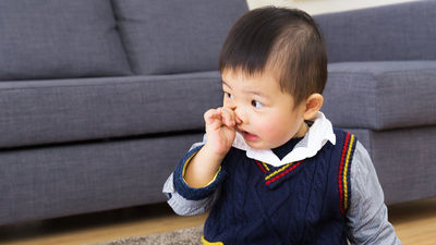 孩子喜歡挖鼻孔