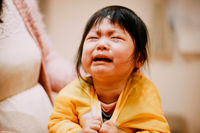 小孩哭