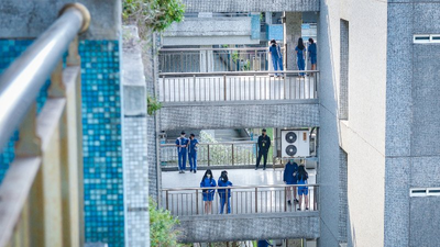 校園-學生在走廊